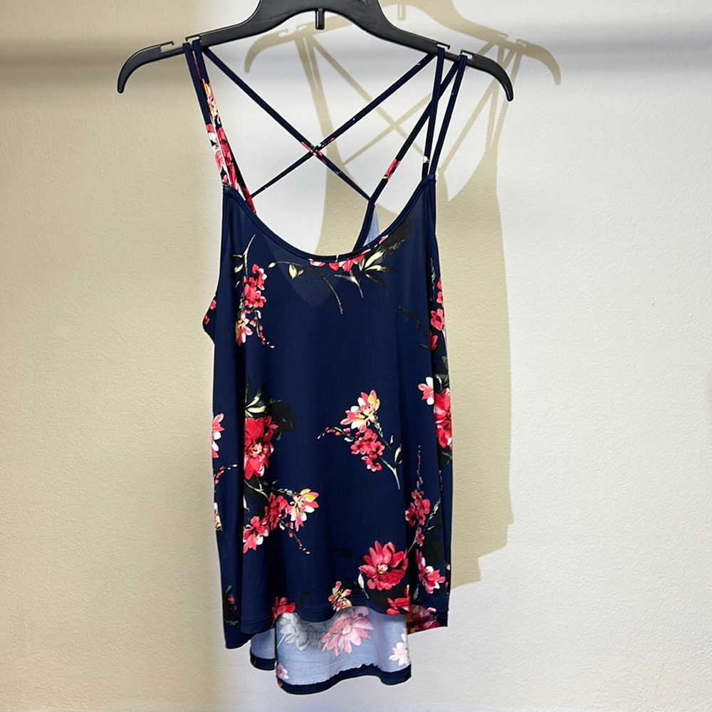Women’s floral tank Size small